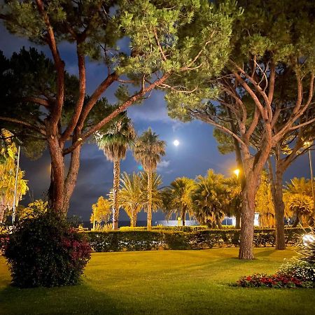 4-Star Beachfront Appartment- Sea View Cannes Exterior foto